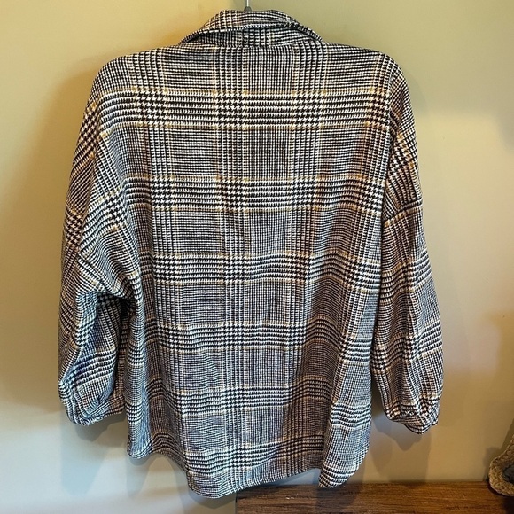 Shein Plaid Shirt Jacket Shacket - Picture 2 of 6